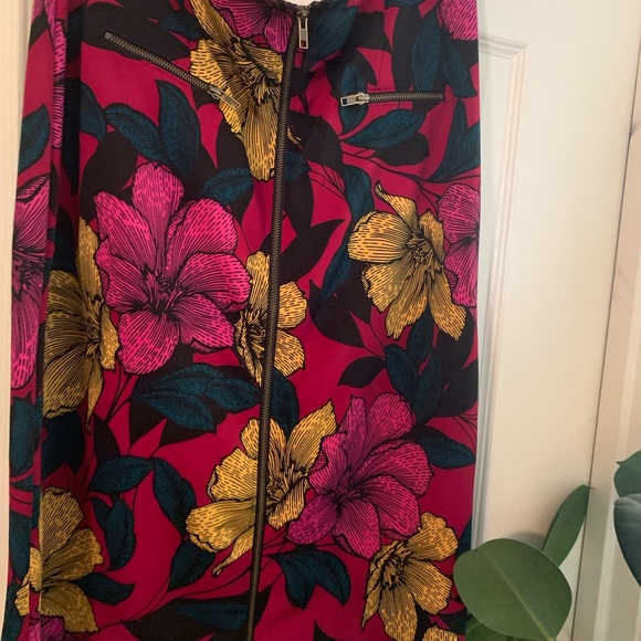 SOLD❌Beautiful Floral tribal Skirt - Picture 2 of 6